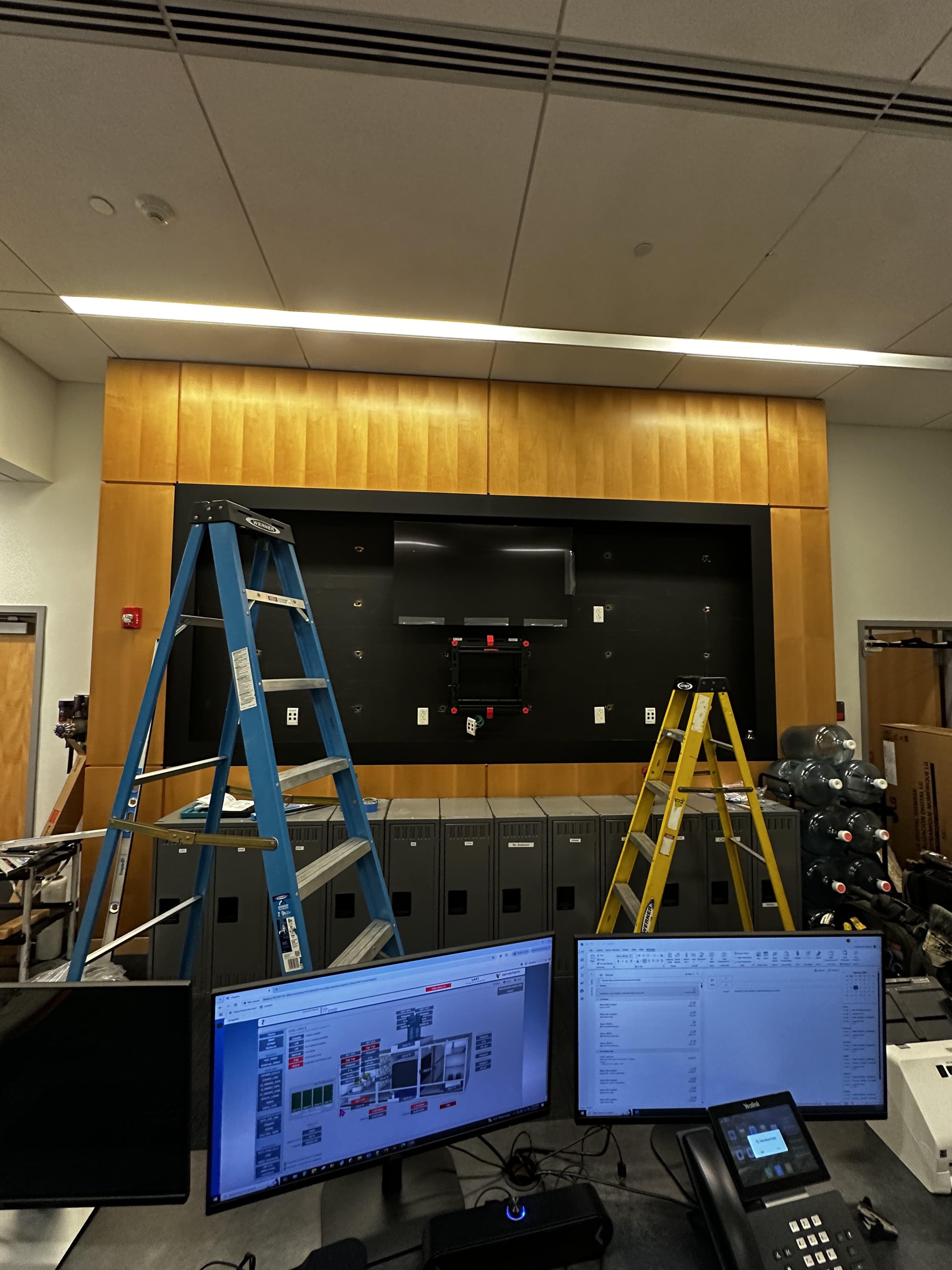 Network infrastructure and server rack wiring
